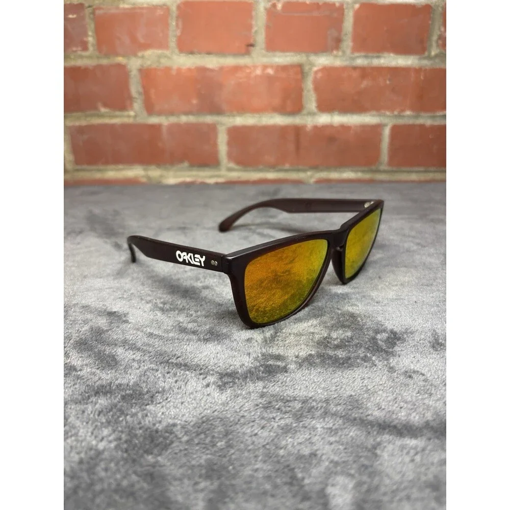 Vintage Y2k Oakley Frogskins Sunglasses 1st Generation Outdoors Skater Used